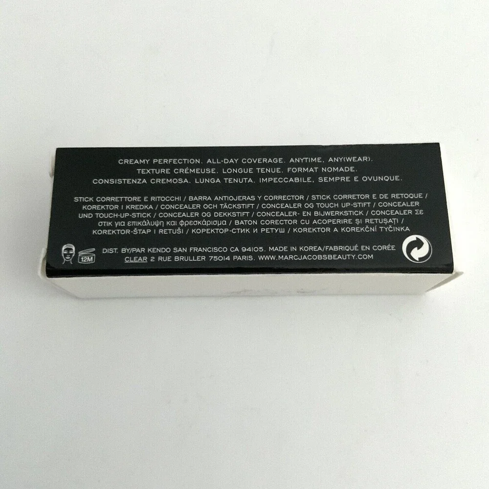 Marc Jacobs Accomplice Deep 59 Concealer & Touch Up Stick Net 5g